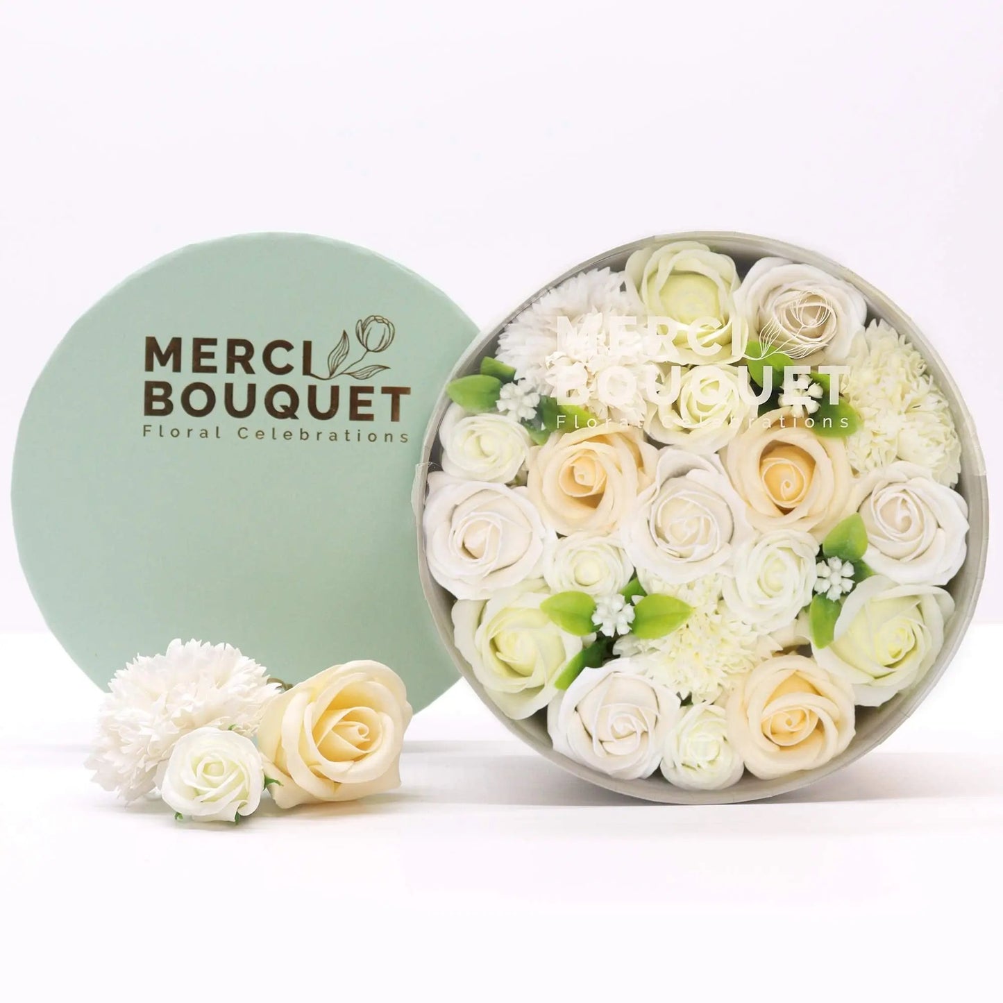Caixa Redonda - Flores de Sabão - Bênção de Casamento - Branco e Marfim - Hoc Sensu